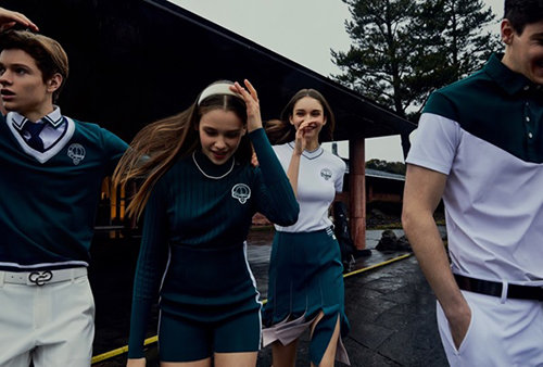 편안한 착용감과 세련된 디자인으로<br>필드와 일상 모두 어울리는 프리미엄 골프웨어.