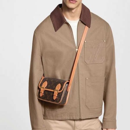 루이비통 사첼 웨어러블 월릿 신상 입고💢 #12279