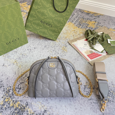 GUCCI GG 임보스킨 돔형 미니 백