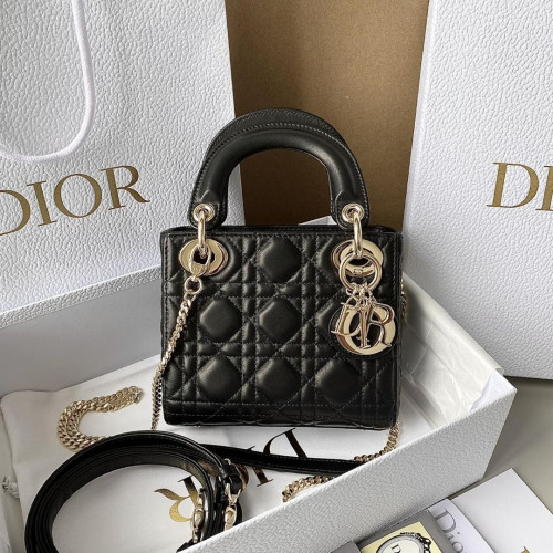 Dior 레이디 디올(Lady Dior) 미니(3격) 블랙 램스킨 금장 모델