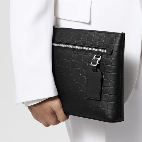 루이비통 25S/S 한정판!  테이크오프 파우치 다미에 클러치백