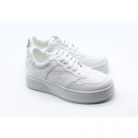 구찌 화이트 엠보  GG로고 여성 스니커즈