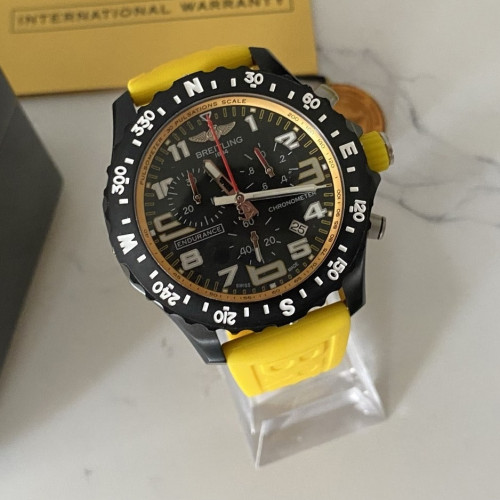 브라이틀링 인듀어런스 프로 크로노그래프