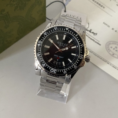 구찌 다이브 워치 블랙 40mm