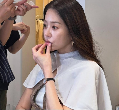 까르띠에 베누아 워치 스몰 쿼츠 옐로우 골드 블랙 앨리게이터 가죽 스트랩