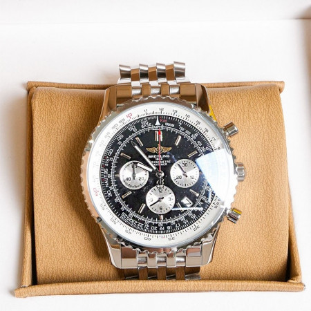 [Breitling] 브라이틀링 내비타이머 B01 크로노그래프 메탈 블랙 다이얼