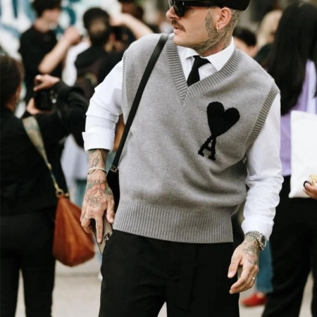 아미 빅하트 로고 슬리브리스 스웨터 블랙 하트#0740